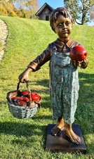 Bronzová socha-Dívka s jablky-kolorovaná-UNIKÁT