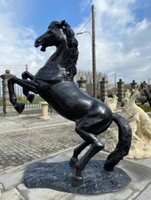 Zámecká bronzová socha - Kůň na zadních - UNIKÁT