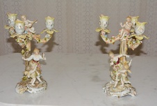 Zámecké porcelánové svícny - figurální