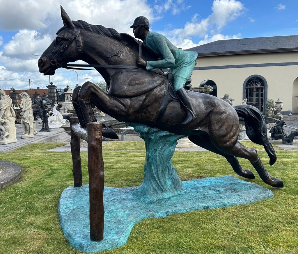 Zámecká bronzová socha - Jezdec na koni - 315 cm
