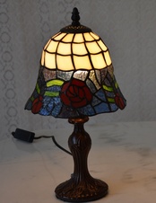 Tiffany lampa s květinami