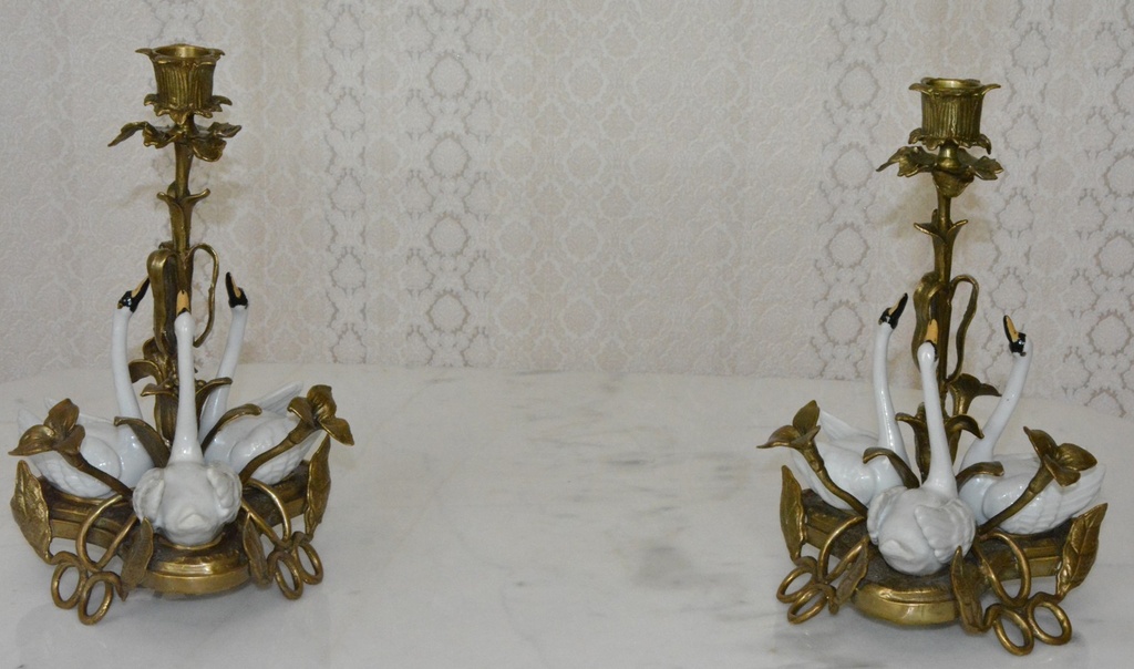 Zámecké svícny s labutěmi - porcelán + bronz