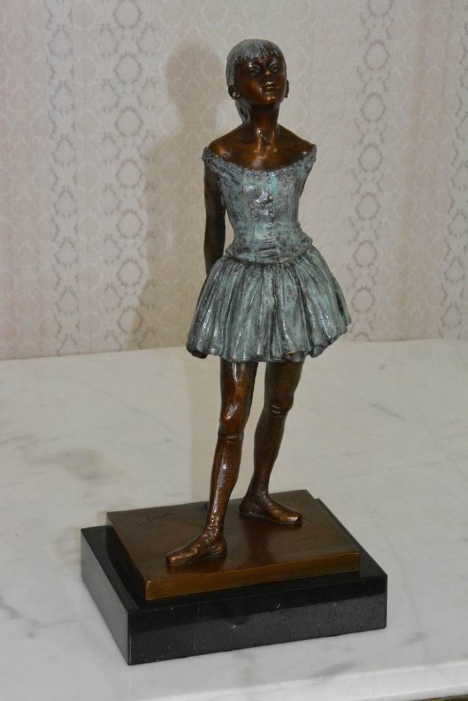 Bronzová socha - Baletka na mramoru - kolorovaná 