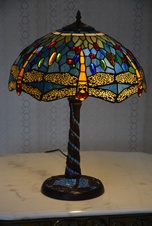 Tiffany lampa s vážkami