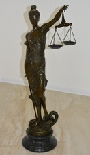 Bronzová socha - Justicia na mramoru - XXL-101 cm