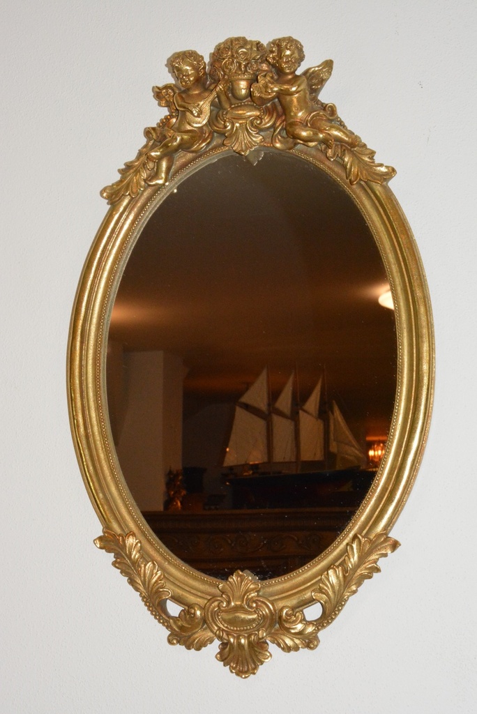 Zámecké zrcadlo s amorky
