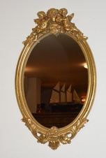 Zámecké zrcadlo s amorky