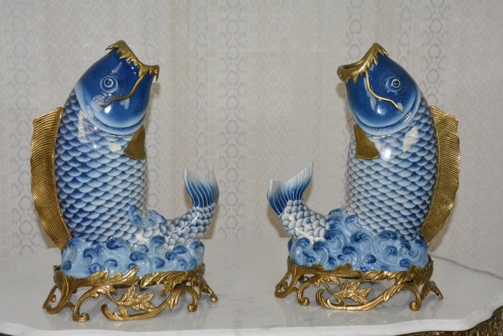 Zámecké vázy - KAPŘI - porcelán + bronz