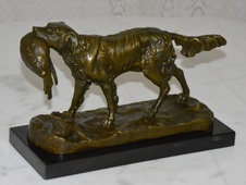 Bronzová soška - Lovecký pes - na mramoru