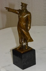 Bronzová soška - Stalin - na mramoru