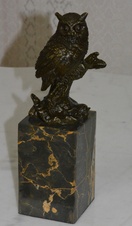 Bronzová soška - Sova - na mramoru