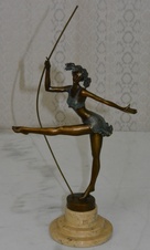 Bronzová socha - Tanečnice - na mramoru