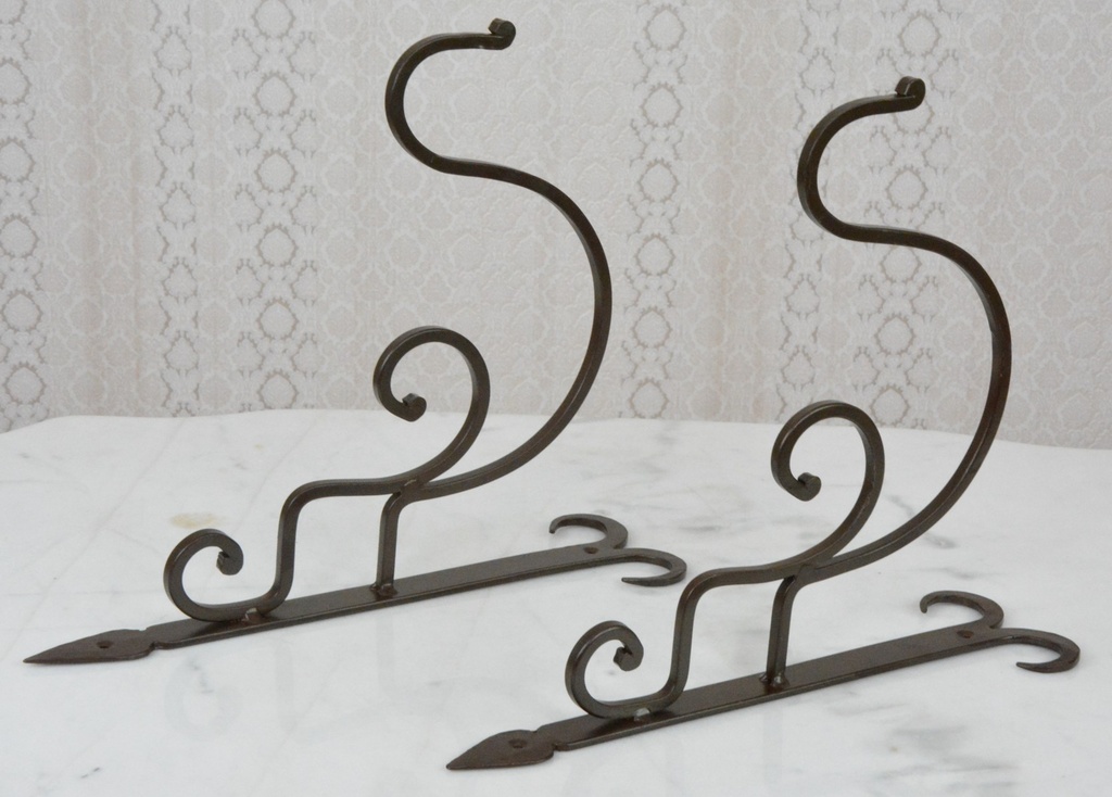 Kovové úchyty na květináče - pár