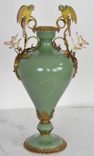 Zámecká váza s ptáčky a květinami - porcelán+bronz