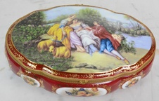 Zámecká dóza - porcelán + bronz - velká