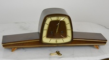Starožitné krbové hodiny Hermle 1950 Art Deco
