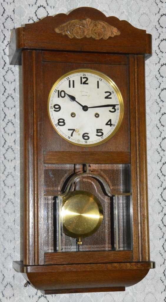 Starožitné skříňové hodiny Mauthe r 1920