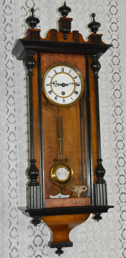 Starožitné řezbované hodiny Schutz Mark r1890