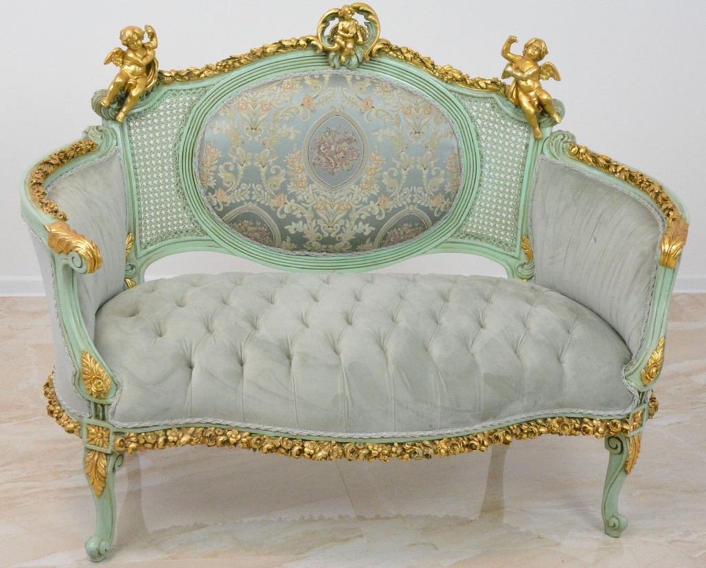 Zámecké řezbované sofa s amorky - čalouněné