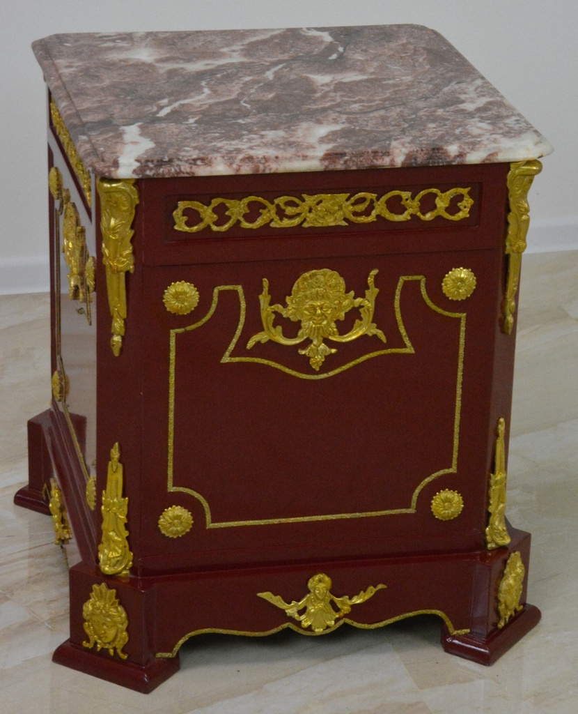 Zámecká konzola - podstavec s mramorem