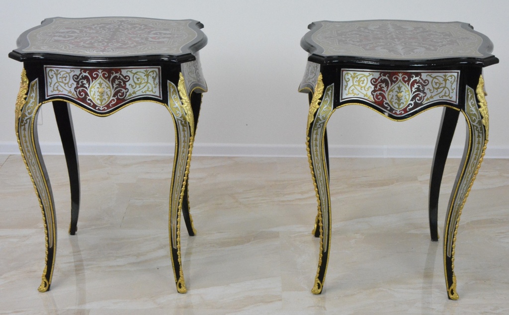 Zámecké stolečky Boulle zdobené bronzem