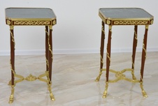 Zámecké stolečky s mramorem zdobené bronzem - pár