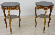 Zámecké stolečky s mramorem zdobené bronzem