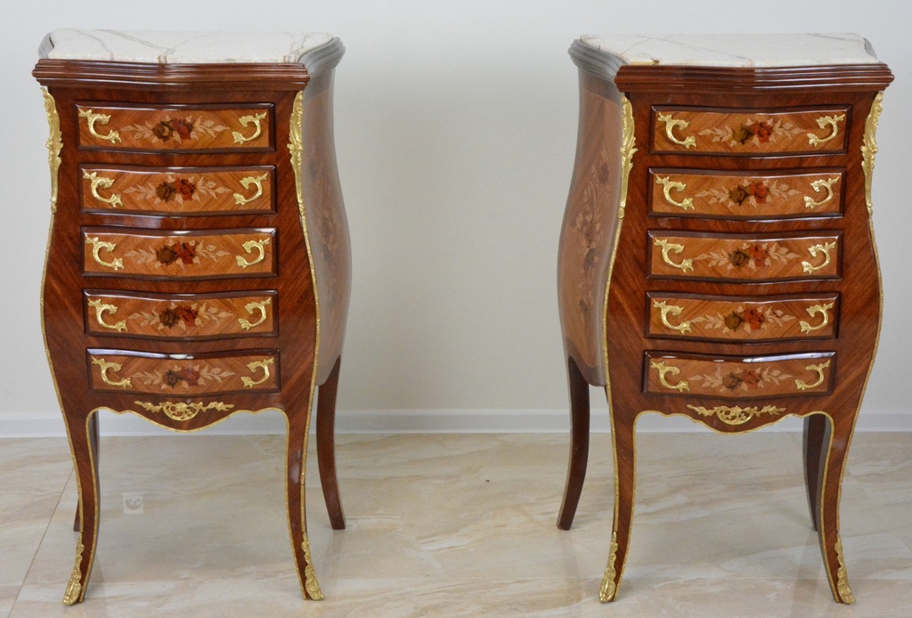 Zámecké intarzované komody s mramorovými deskami