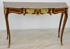 Zámecký intarzovaný konzolový stůl zdobený bronzem