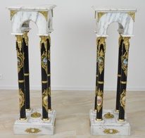 Zámecké mramorové konzole zdobené bronzem - pár