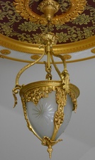 Zámecký bronzový lustr