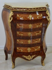 Zámecká intarzovaná komoda s mramorovou deskou