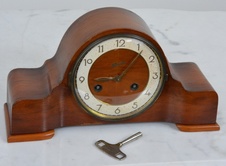 Starožitné krbové hodiny Hermle 1940