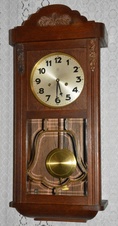 Starožitné skříňové hodiny Junghans r1920