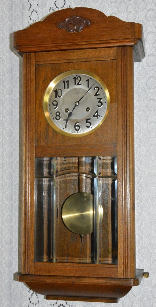 Starožitné skříňové hodiny Junghans r1925