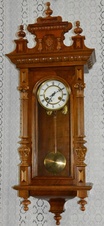 Starožitné řezbované hodiny Junghans r1900