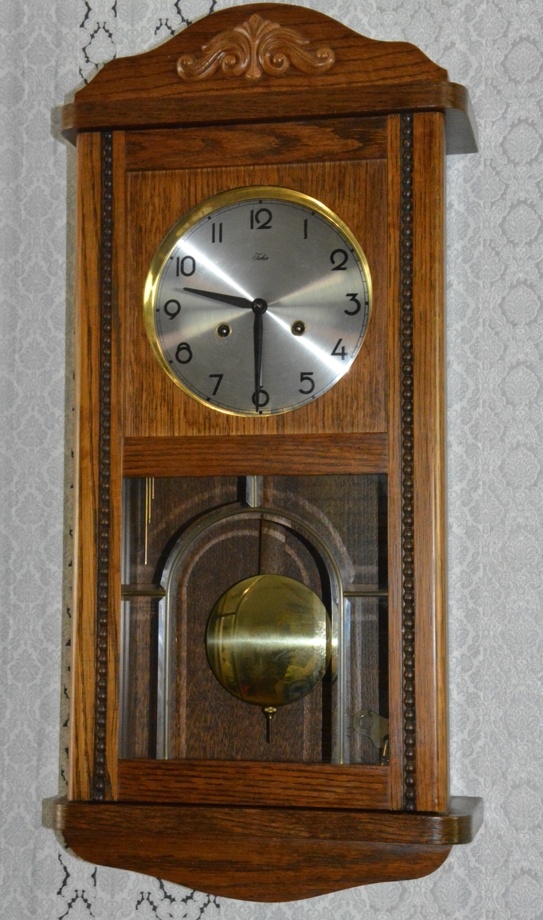 Staré skříňové hodiny Leka Germany