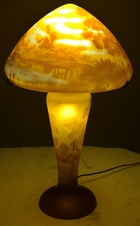 Skleněné lampa ve stylu Galle - umělecké sklo