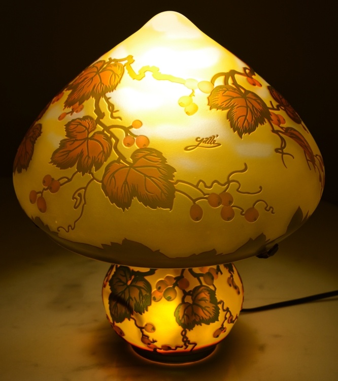 Skleněné lampa ve stylu Galle - umělecké sklo