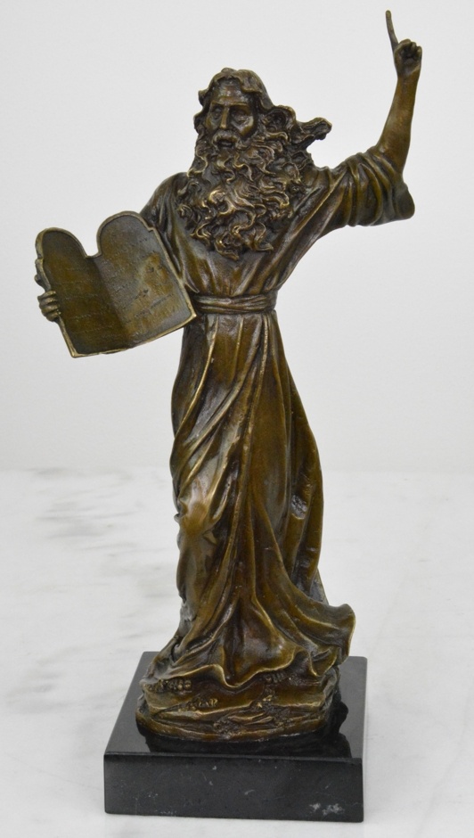 Bronzová soška - Ježíš - na mramoru