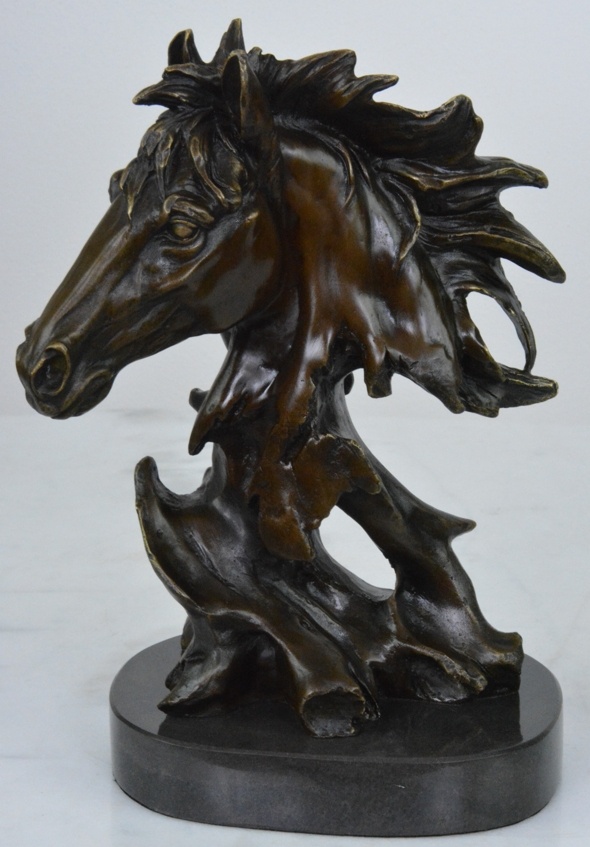 Bronzová soška - Kůň - na mramoru