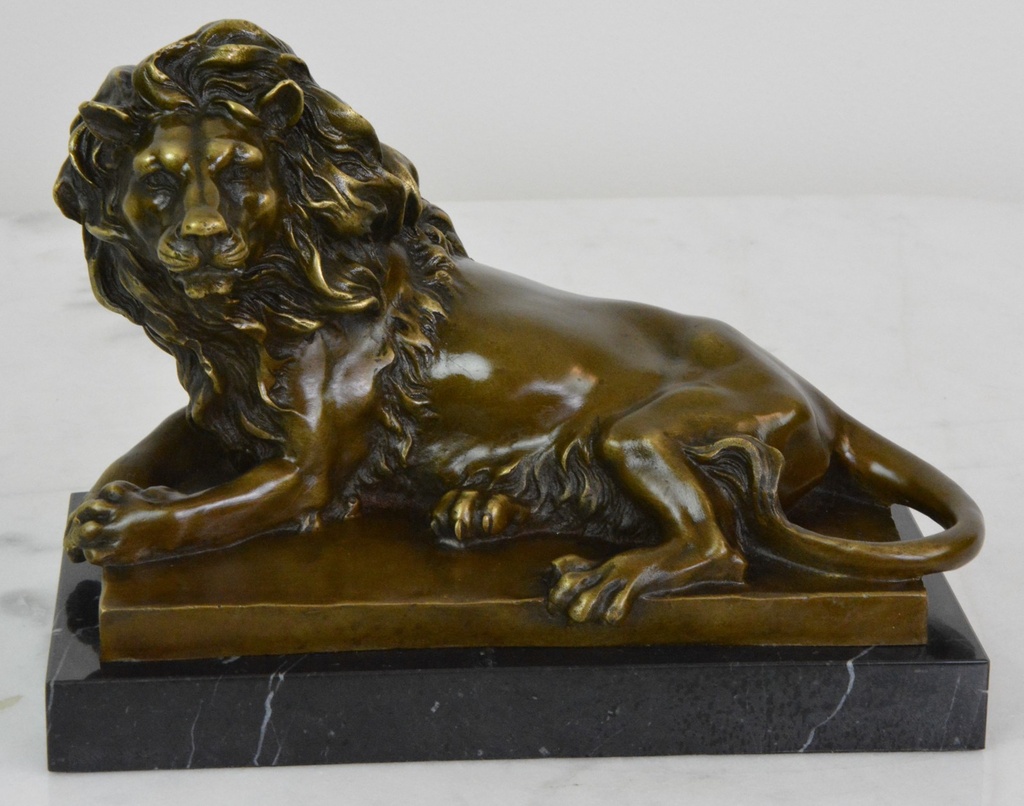 Bronzová soška - Lev - na mramorovém podstavci