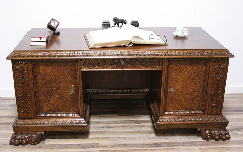 Starožitný neorenesanční psací stůl