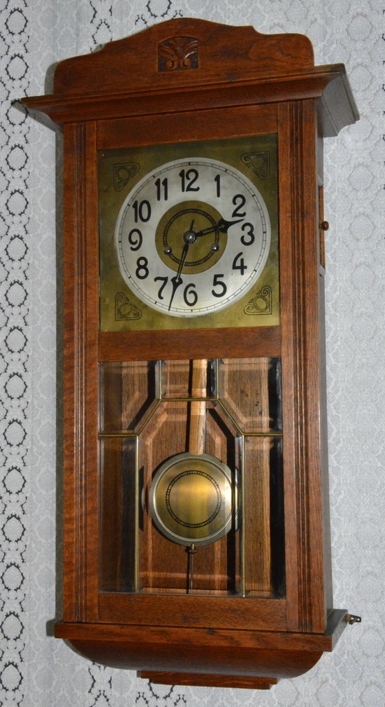 Starožitné skříňové hodiny Gustav Becker