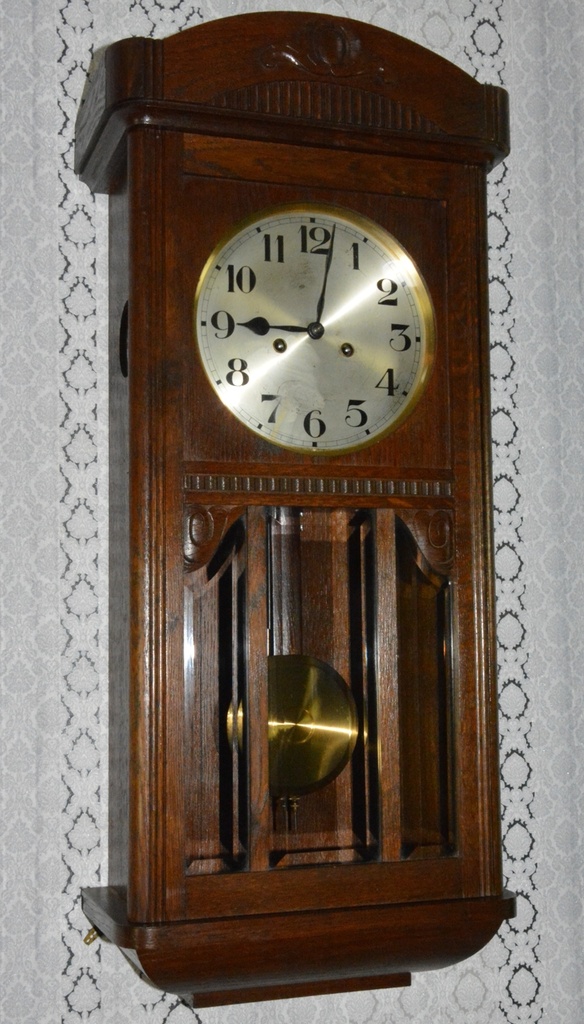 Starožitné skříňové hodiny Gustav Becker