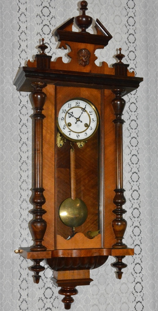 Starožitné řezbované hodiny Junghans r1905