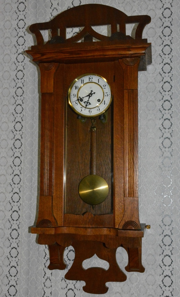 Starožitné řezbované hodiny Junghans r1915