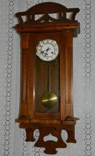 Starožitné řezbované hodiny Junghans r1915