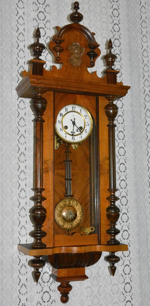 Starožitné řezbované hodiny Junghans r1900