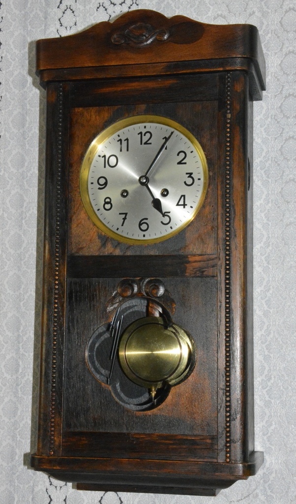 Starožitné skříňové hodiny Dufa r 1920